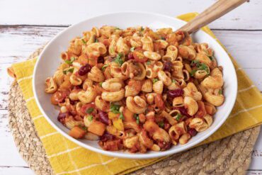 مكرونة بالفاصوليا البيضاء - شيف سلمى سليمان