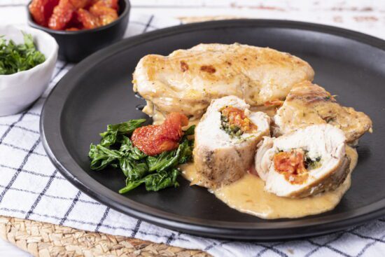 صدور الدجاج بالسبانخ والجبنه - شيف سلمى سليمان