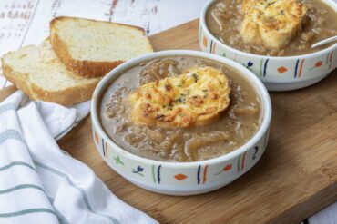 شوربه البصل - شيف سلمى سليمان